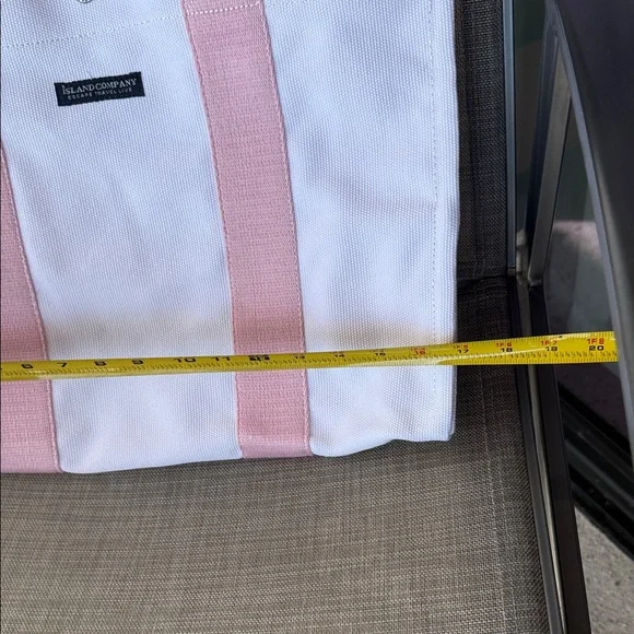Island Company Large White and Pink Tote Bag - Picture 9 of 10
